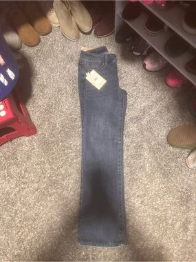 NWT  Women's Flared Jeans in Dark Blue Wash